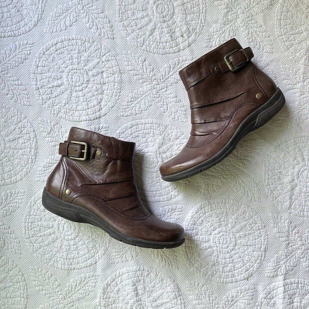 Clarks Women's Christine Club Boot Size 10 Whisky Brown Leather Bootie Comfy